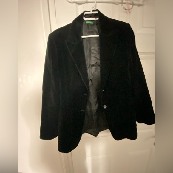 United colours of Benetton black velvet blazer. - Picture 1 of 6
